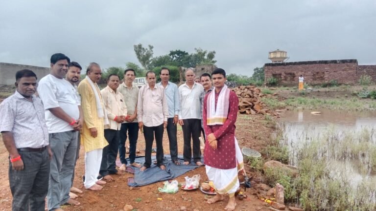राठौर (तेली) समाज द्वारा भूमि पूजन कर नवीन परिसर का किया शिलान्यास