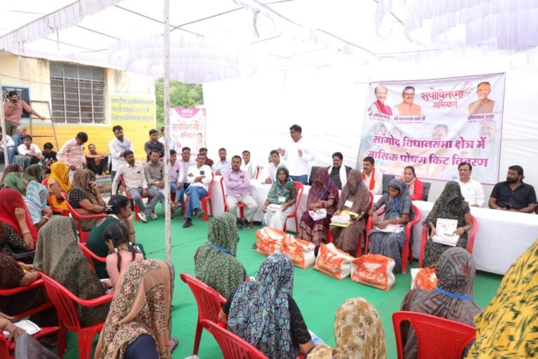 कनवास क्षेत्र में गर्भवती महिलाओं को पोषण कीट का किया वितरण