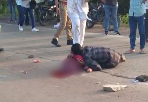 चौपहिया वाहन का टायर महिला के सिर पर निकलने से मौके पर हुई मौत